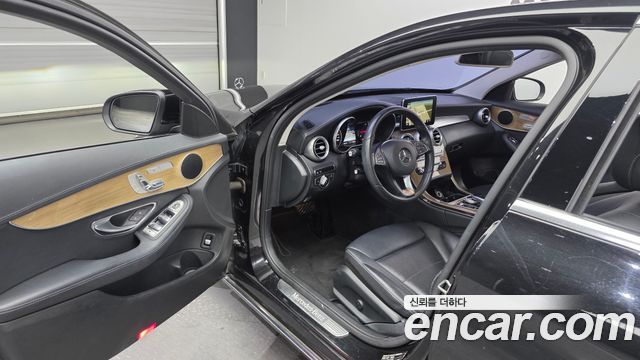 Mercedes-Benz C-Class 2017 — photo 10