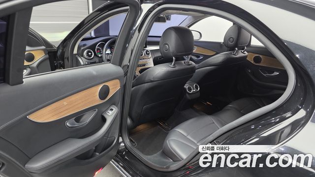 Mercedes-Benz C-Class 2017 — photo 11