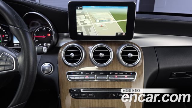 Mercedes-Benz C-Class 2017 — photo 19