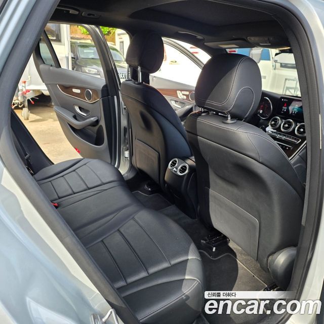 Mercedes-Benz GLC-Class 2020 — photo 10