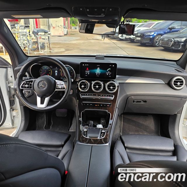 Mercedes-Benz GLC-Class 2020 — photo 11