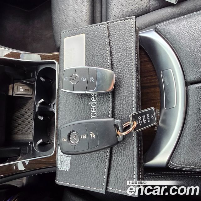 Mercedes-Benz GLC-Class 2020 — photo 17