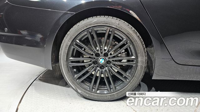 BMW 5-Series 2019 — photo 5
