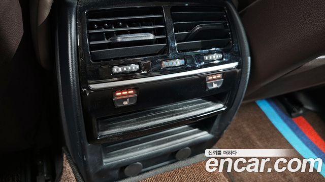 BMW 5-Series 2019 — photo 18