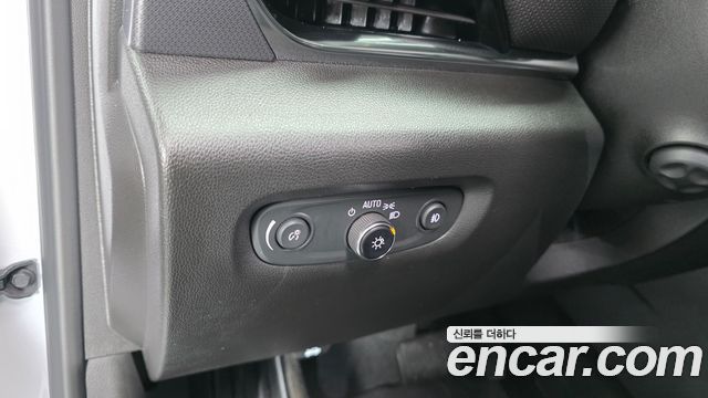 Chevrolet Korea Traverse 2021 — photo 21
