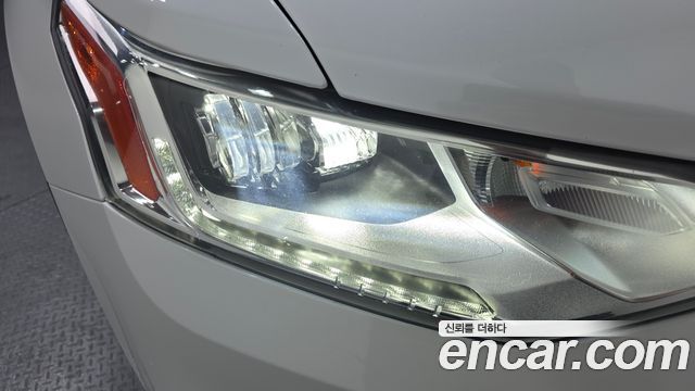 Chevrolet Korea Traverse 2021 — photo 8