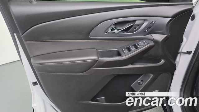 Chevrolet Korea Traverse 2021 — photo 14