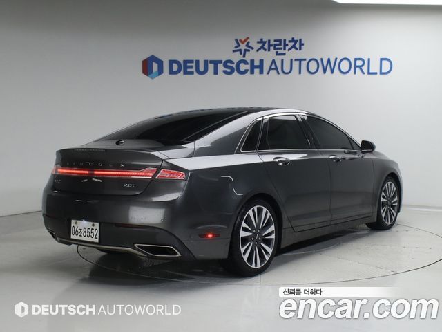 Lincoln MKZ 2017 — photo 2