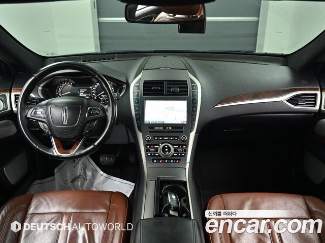 Lincoln MKZ 2017 — photo 7