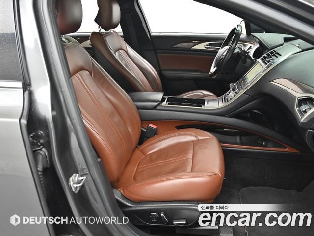 Lincoln MKZ 2017 — photo 10