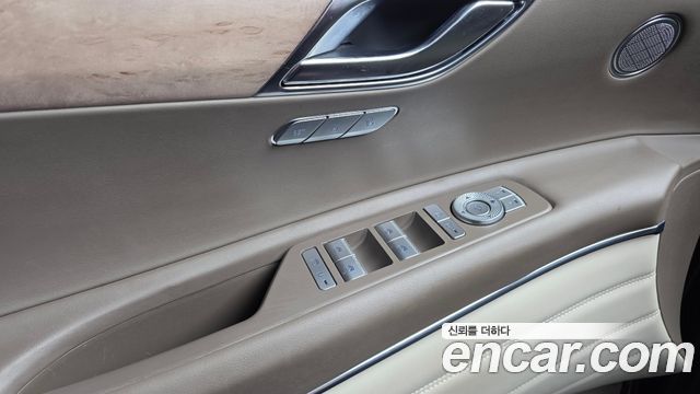 Genesis GV80 2020 — photo 27