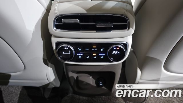 Genesis GV80 2020 — photo 29