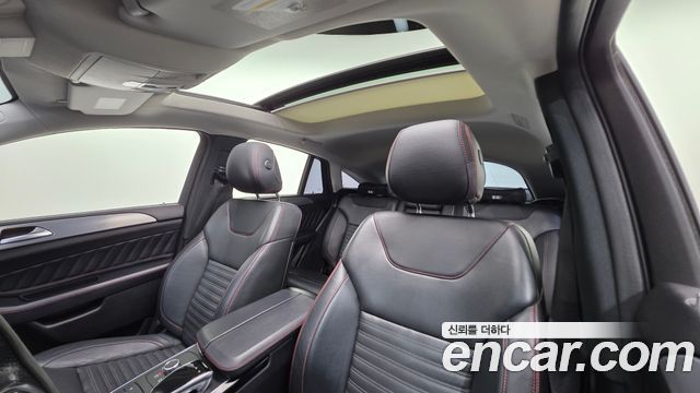 Mercedes-Benz GLE-Class 2018 — photo 17