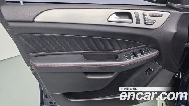 Mercedes-Benz GLE-Class 2018 — photo 14