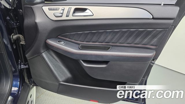 Mercedes-Benz GLE-Class 2018 — photo 15