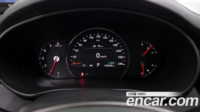 Kia Sorento 2018 — photo 11