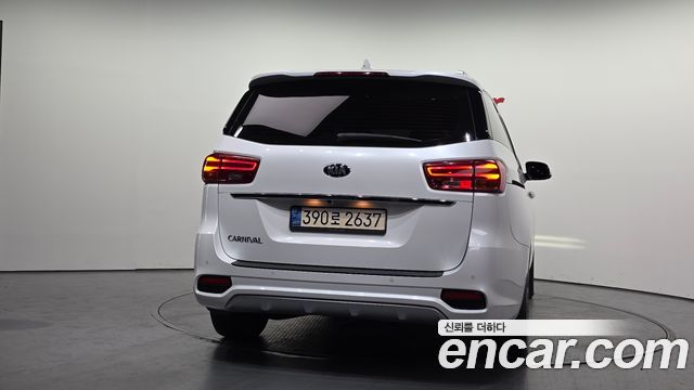 Kia Canival 2020 — photo 4