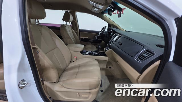 Kia Canival 2020 — photo 10