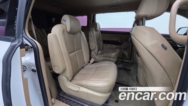 Kia Canival 2020 — photo 19