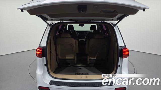 Kia Canival 2020 — photo 20