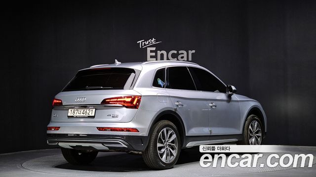 Audi Q5 2023 — photo 2