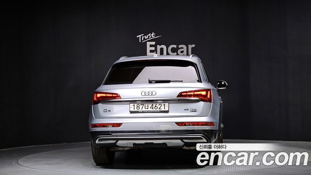 Audi Q5 2023 — photo 4