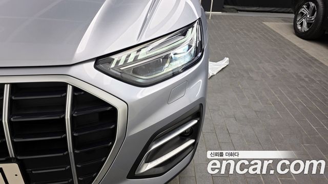 Audi Q5 2023 — photo 8