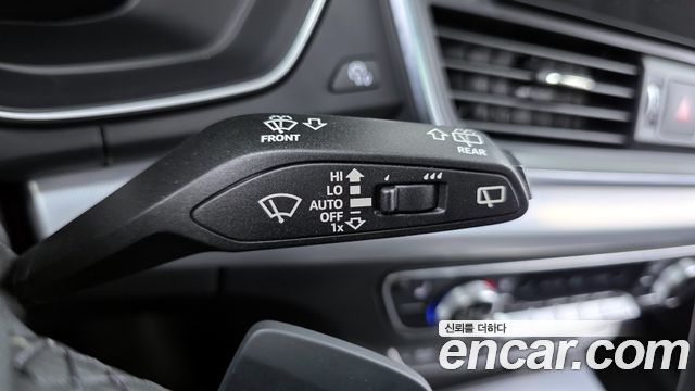 Audi Q5 2023 — photo 29