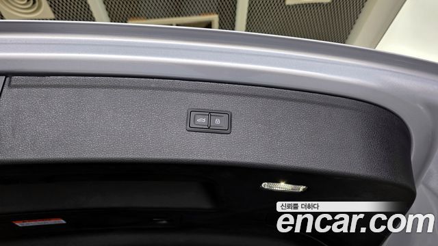 Audi Q5 2023 — photo 32