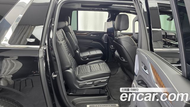 Cadillac Escalade 2023 — photo 18