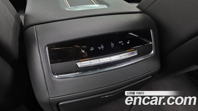 Cadillac Escalade 2023 — photo 25