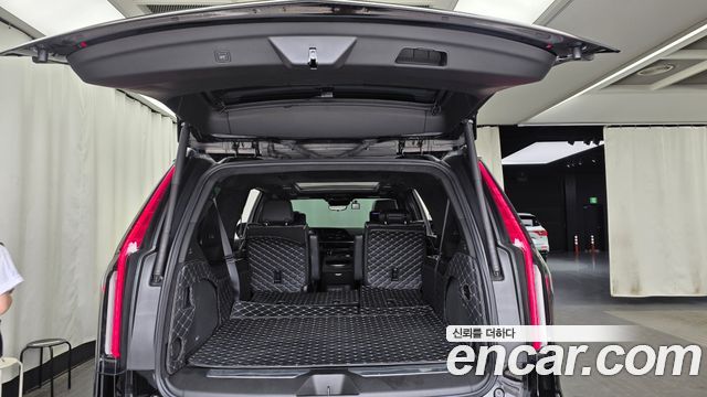 Cadillac Escalade 2023 — photo 26