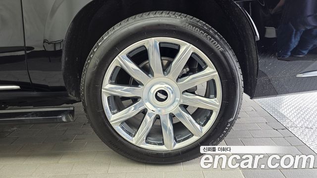 Cadillac Escalade 2023 — photo 7