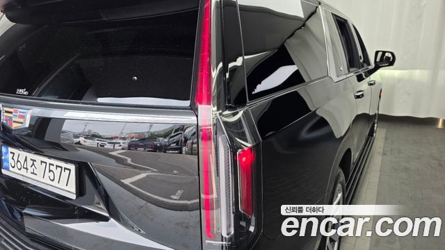 Cadillac Escalade 2023 — photo 9