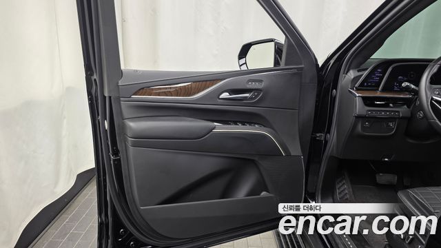 Cadillac Escalade 2023 — photo 14