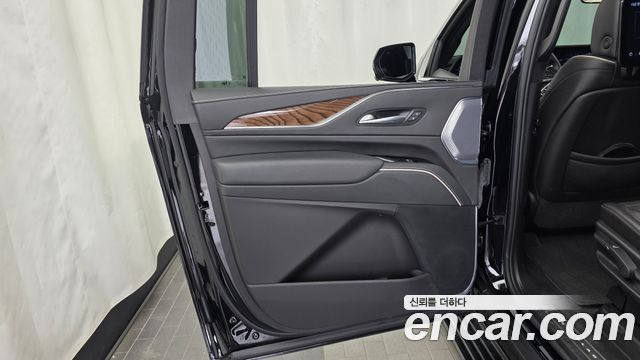 Cadillac Escalade 2023 — photo 15