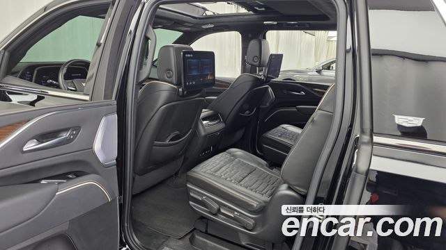 Cadillac Escalade 2023 — photo 16