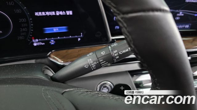 Cadillac Escalade 2023 — photo 29