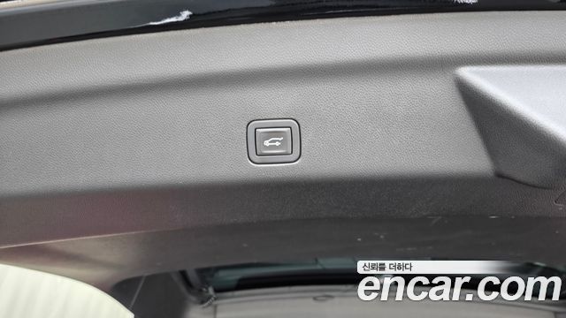 Cadillac Escalade 2023 — photo 32