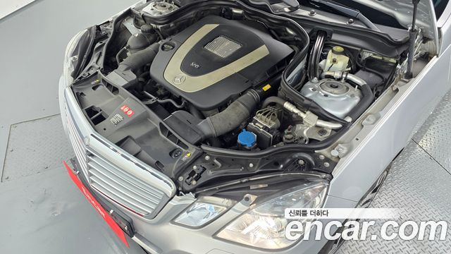 Mercedes-Benz E-Class 2011 — photo 6