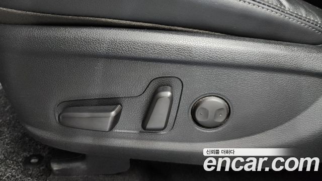 Hyundai Santafe 2019 — photo 31