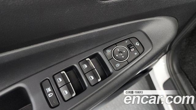 Hyundai Santafe 2019 — photo 37