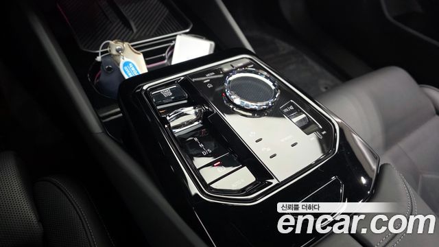 BMW 5-Series 2024 — photo 12