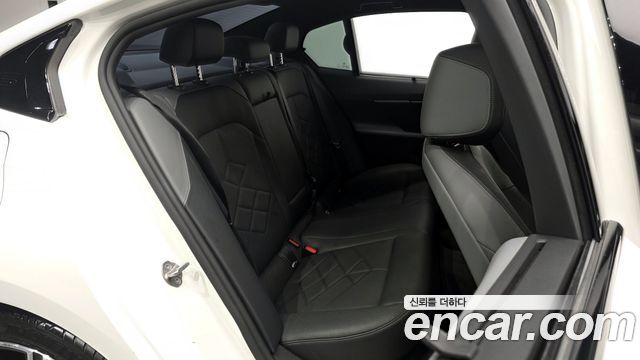 BMW 5-Series 2024 — photo 17