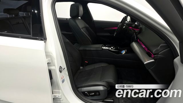 BMW 5-Series 2024 — photo 16