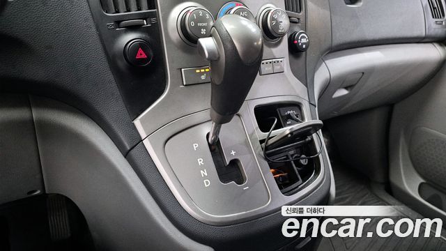 Hyundai Starex 2016 — photo 12