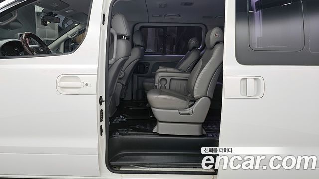 Hyundai Starex 2016 — photo 17