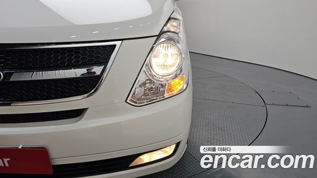 Hyundai Starex 2016 — photo 8