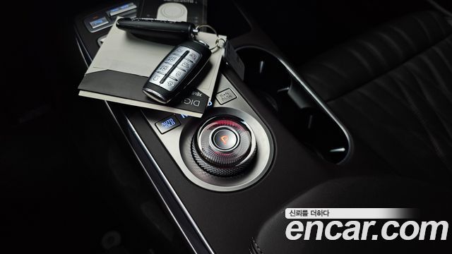 Genesis GV70 2023 — photo 9