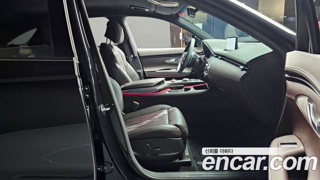 Genesis GV70 2023 — photo 11